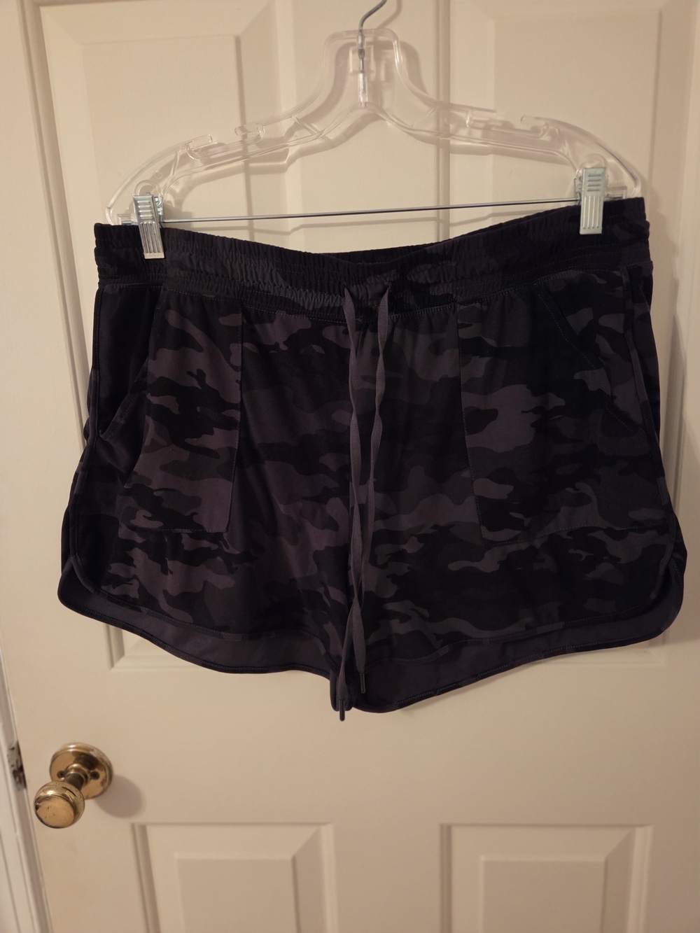 Athletic Works Black & Gray Camouflage Women's Athletic Shorts